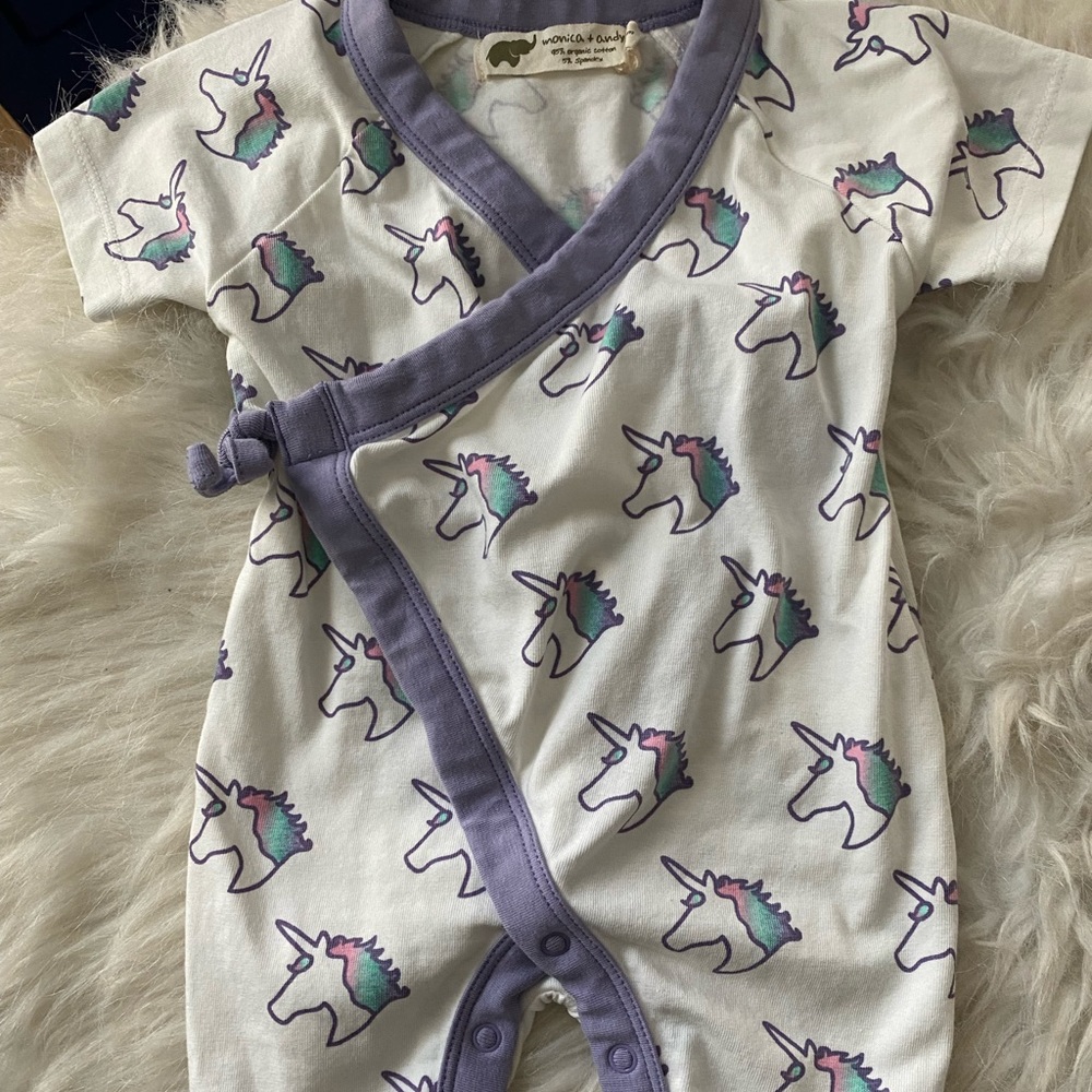 Monica + Andy unicorn print short sleeve romper EUC 3-6 months